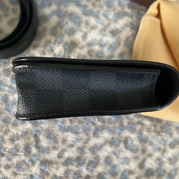 Louis Vuitton Graphite belt bag - Picture 14 of 16